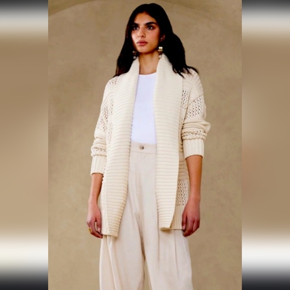 Banana Republic Sweaters - Banana Republic Cream Women's Cardigan